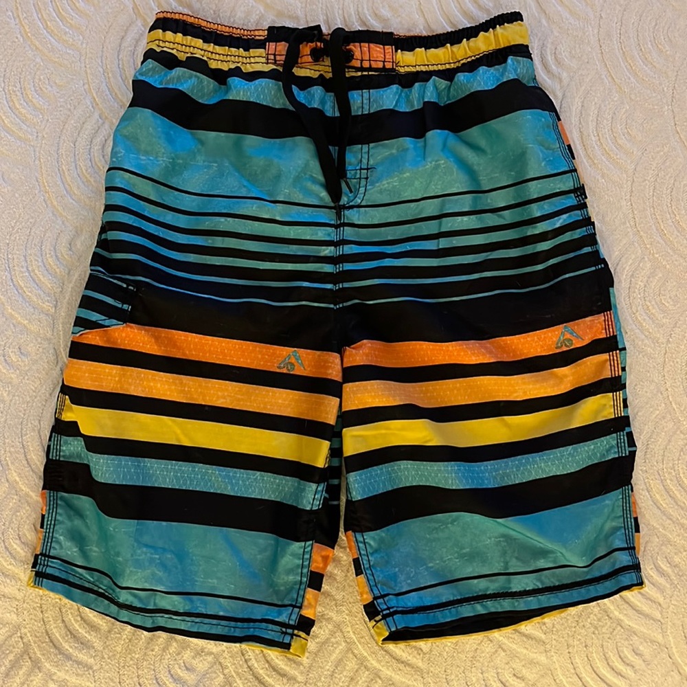 Boys swim shorts XL (18/20)